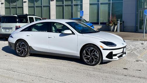 2025 Hyundai IONIQ 6 SEL