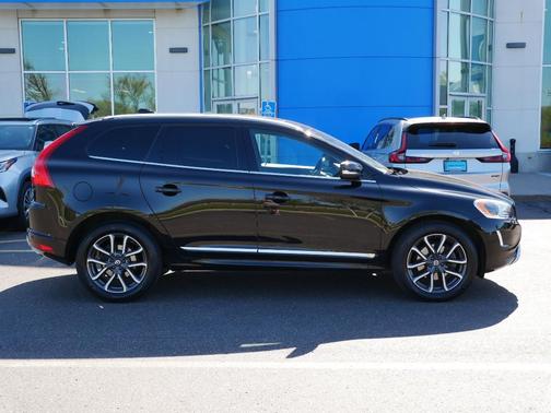 2017 Volvo XC60 T6 Dynamic