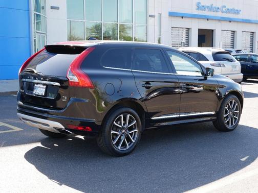 2017 Volvo XC60 T6 Dynamic