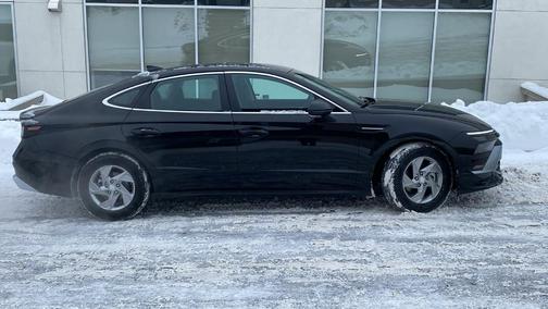 2025 Hyundai SONATA SE