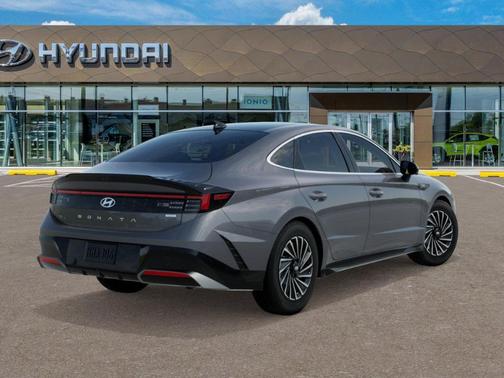 2025 Hyundai SONATA Hybrid Limited