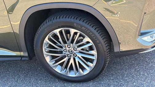 Green 2022 Lexus RX 450hL Luxury