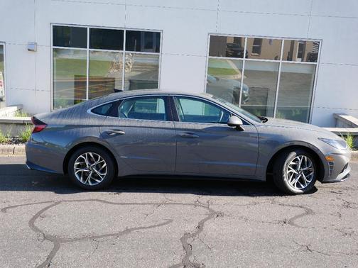 2022 Hyundai SONATA SEL