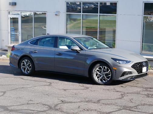 2022 Hyundai SONATA SEL