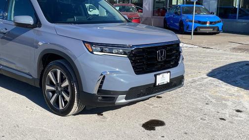 2025 Honda Pilot Touring