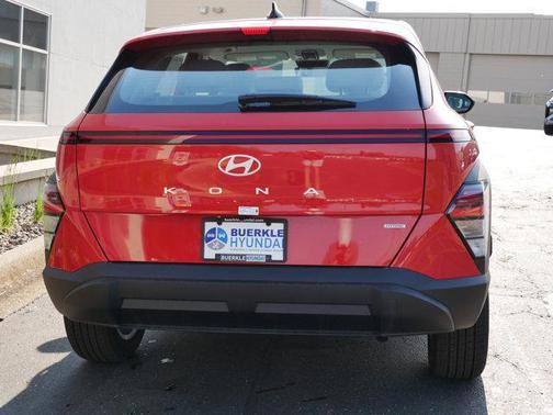 2025 Hyundai KONA SE