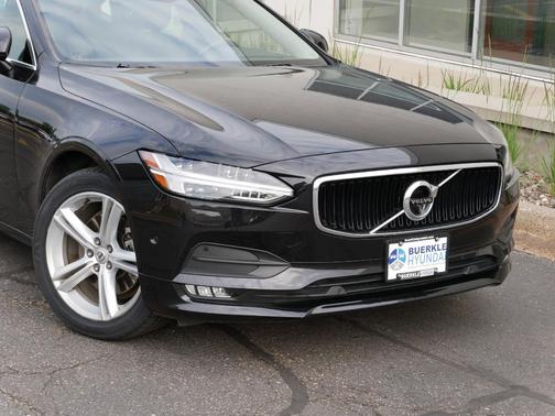 2018 Volvo S90 T5 Momentum