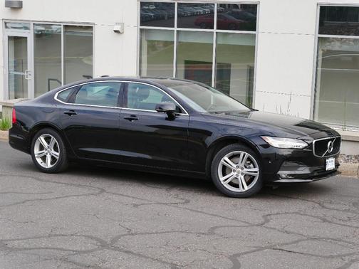 2018 Volvo S90 T5 Momentum