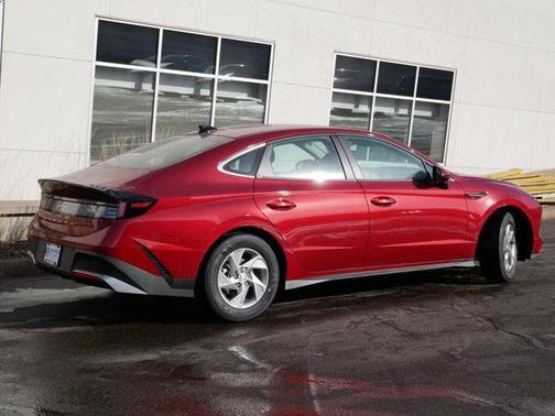 2025 Hyundai SONATA SE