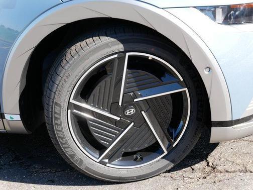 2025 Hyundai IONIQ 5 Limited