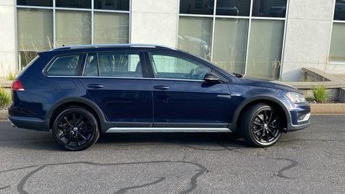 2017 Volkswagen Golf Alltrack TSI S