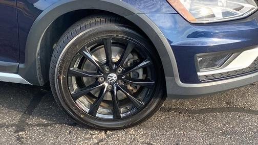 2017 Volkswagen Golf Alltrack TSI S