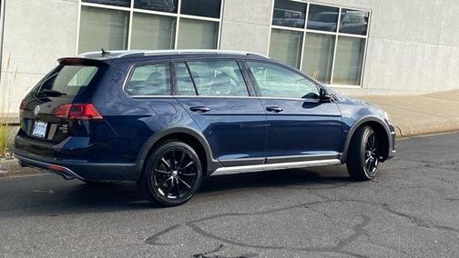 2017 Volkswagen Golf Alltrack TSI S