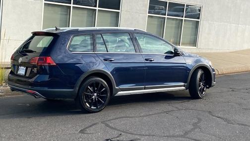 2017 Volkswagen Golf Alltrack TSI S