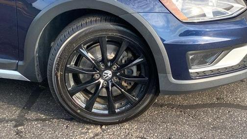 2017 Volkswagen Golf Alltrack TSI S