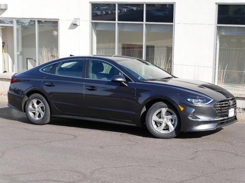 2022 Hyundai SONATA SE