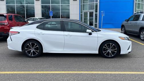 2018 Toyota Camry SE