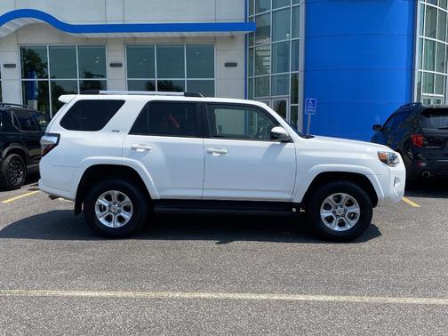 2022 Toyota 4Runner SR5