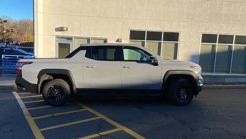 2025 Chevrolet Silverado EV LT