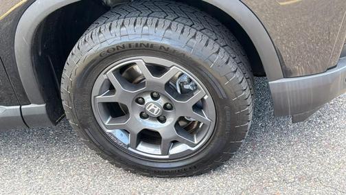 Crystal Black Pearl 2025 Honda Pilot TrailSport