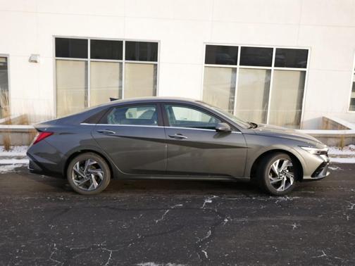 2025 Hyundai ELANTRA HEV Limited