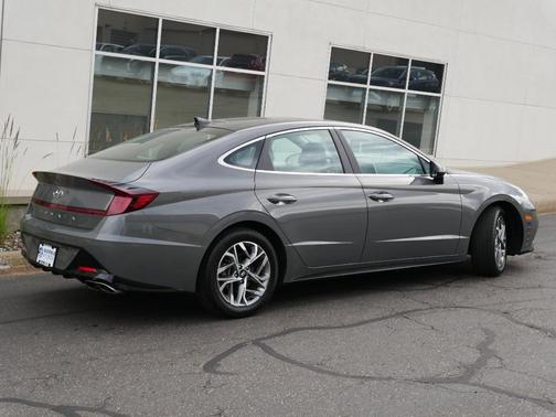 2022 Hyundai SONATA SEL