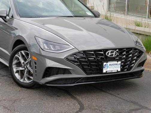 2022 Hyundai SONATA SEL
