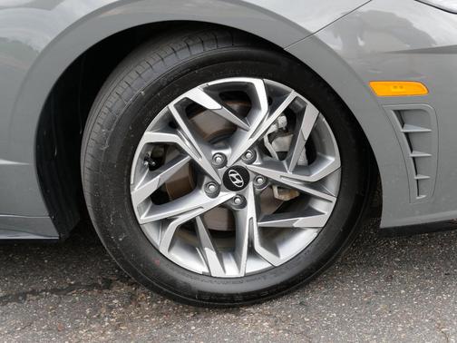 2022 Hyundai SONATA SEL