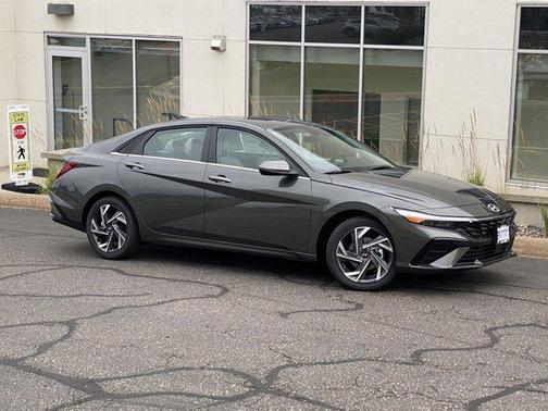 2025 Hyundai ELANTRA Limited