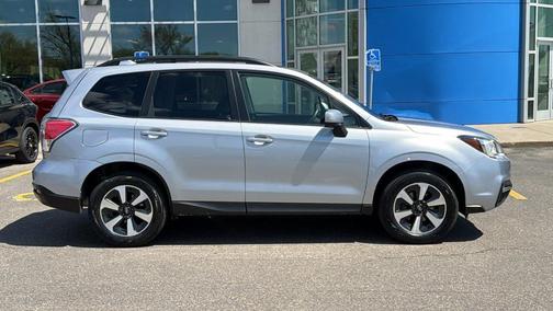 Ice Silver Metallic 2018 Subaru Forester 2.5i Premium