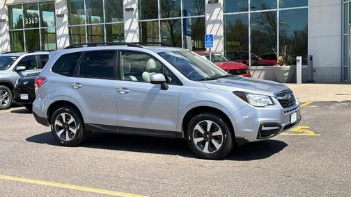 Ice Silver Metallic 2018 Subaru Forester 2.5i Premium