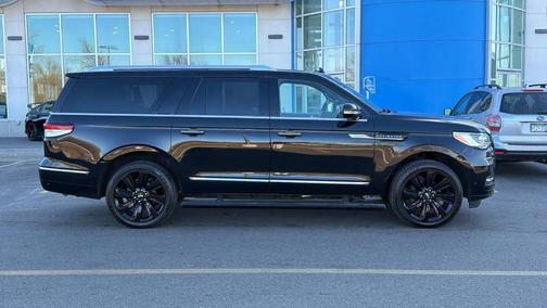 2022 Lincoln Navigator L Reserve