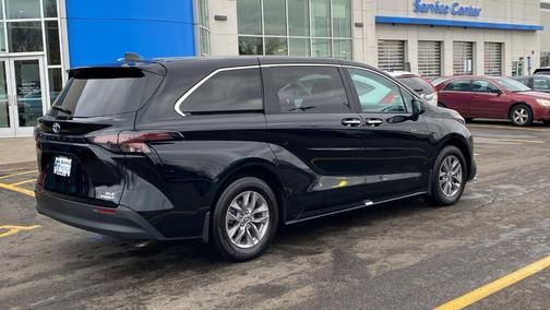 2024 Toyota Sienna XLE