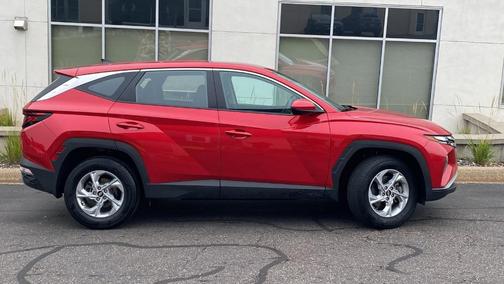 2023 Hyundai TUCSON SE