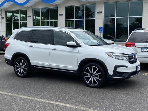 2022 Honda Pilot Touring 7-Passenger