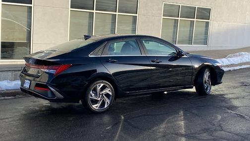 2025 Hyundai ELANTRA HEV Limited