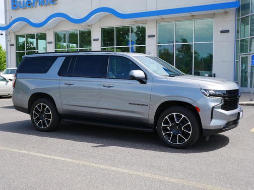 2023 Chevrolet Suburban RST