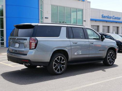 2023 Chevrolet Suburban RST