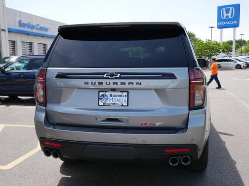 2023 Chevrolet Suburban RST
