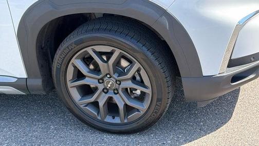 White 2023 Honda Pilot Elite