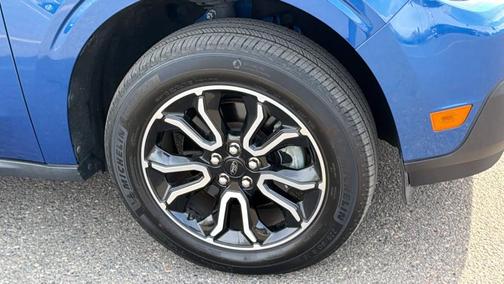 Alto Blue Metallic Tinted Clearcoat 2023 Ford Maverick Lariat