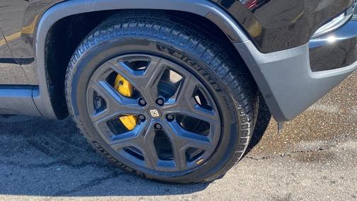 2023 Rivian R1S Adventure Quad Motor Large Pack