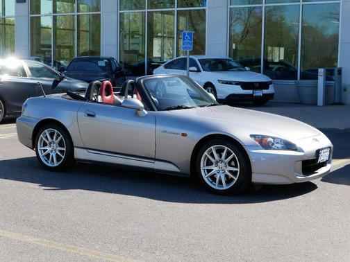2005 Honda S2000 Base (M6)