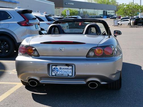 2005 Honda S2000 Base (M6)
