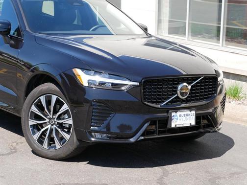 2024 Volvo XC60 B5 Plus Dark Theme