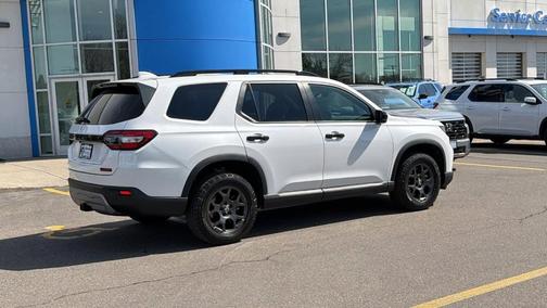 Platinum White Pearl 2025 Honda Pilot TrailSport