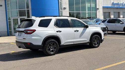 Platinum White Pearl 2025 Honda Pilot TrailSport