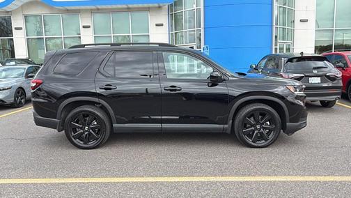 Crystal Black Pearl 2025 Honda Pilot Black Edition