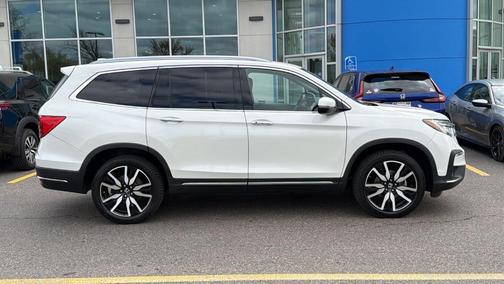 White Diamond Pearl 2019 Honda Pilot Touring 7-Passenger