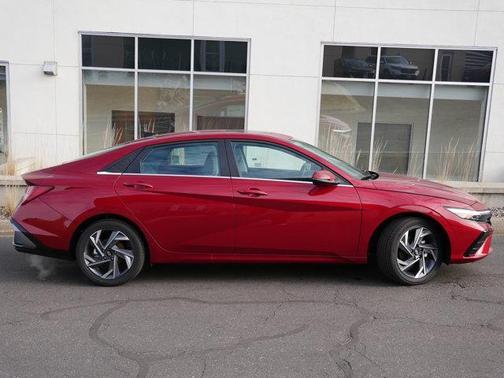 2025 Hyundai ELANTRA HEV Limited